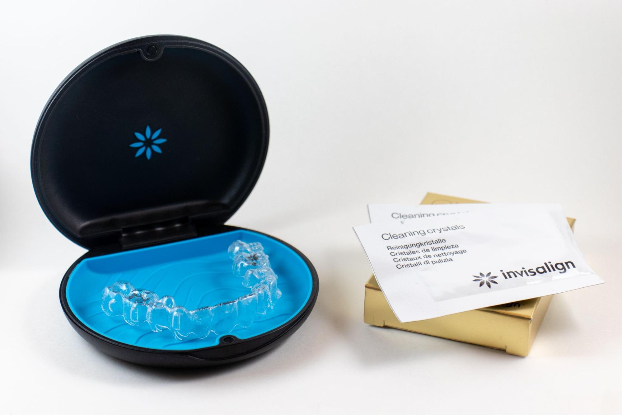 How to Stick to Your Invisalign Schedule When Traveling